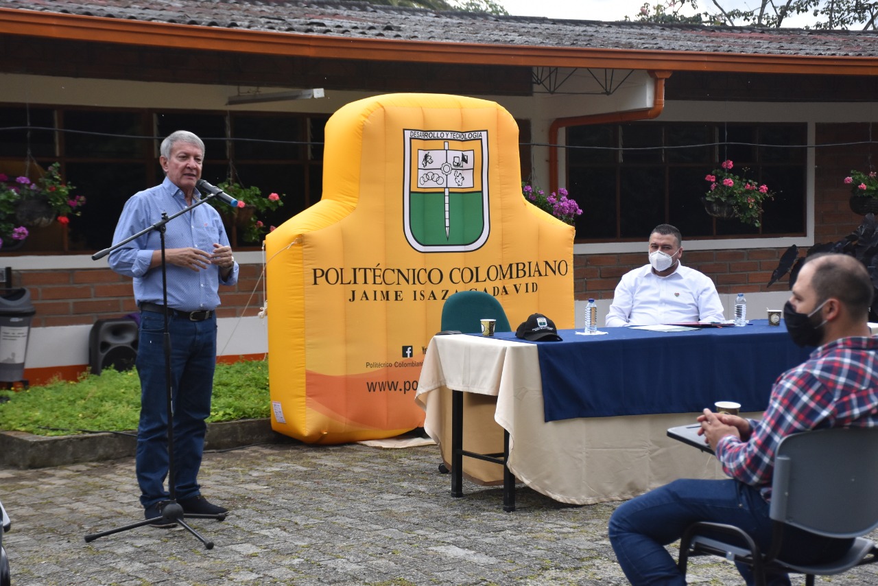 El “POLI” firma convenio marco de cooperación con el municipio de Marinilla