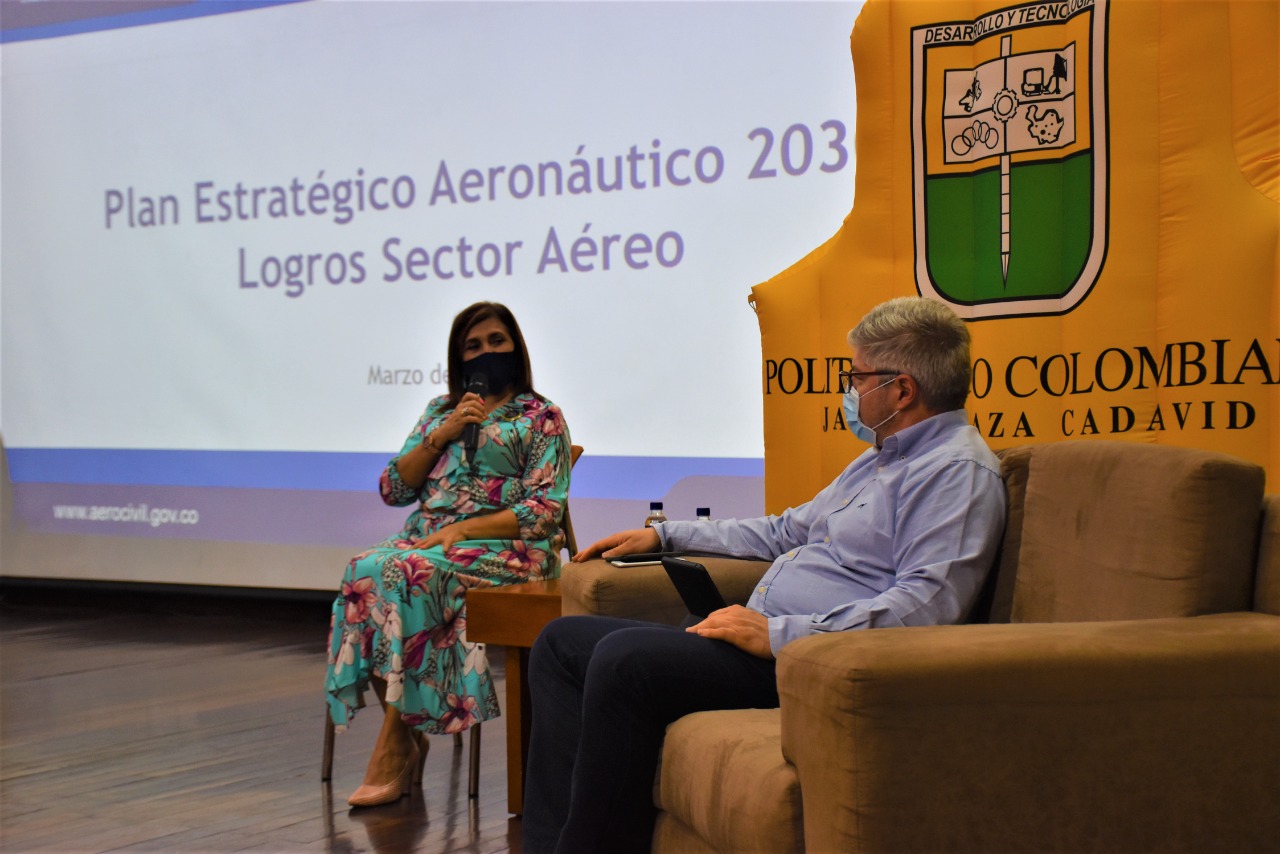 La Cátedra Empresarial Nicanor Restrepo Santamaría, tuvo como invitado especial al director general de la Aerocivil
