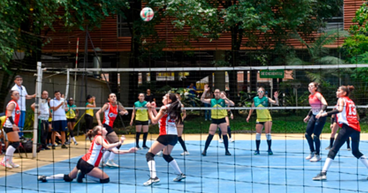 ¡Practica Voleibol! con enfoque formativo