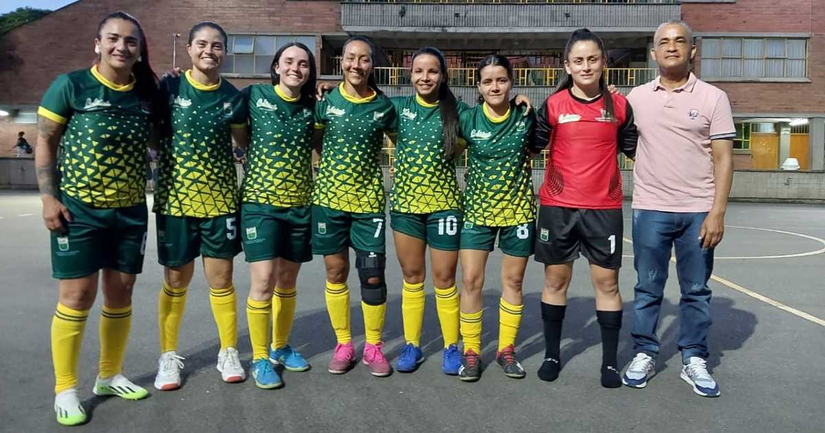 Equipo femenino de fútbol sala, ganador de amistoso interuniversitario