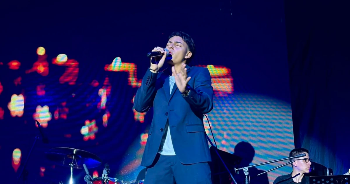 Cantante XII Policanción