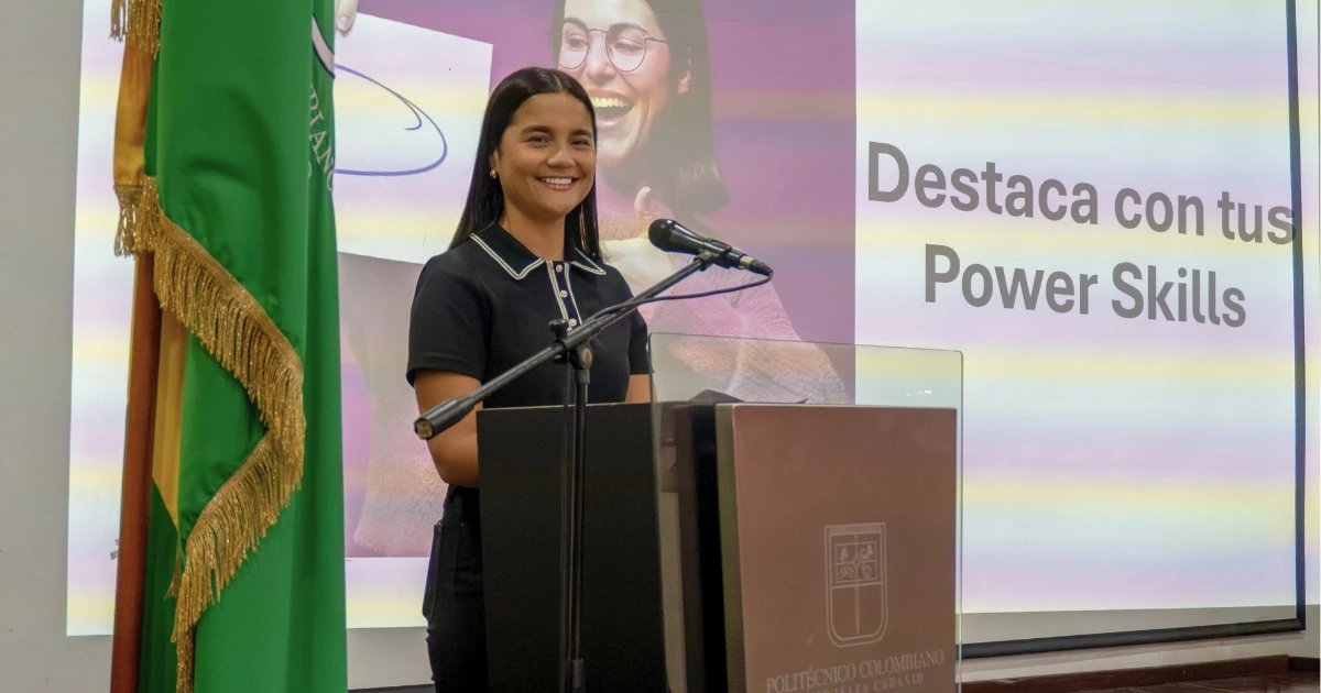 Estudiante en el cierre de las pasantias 2026-1