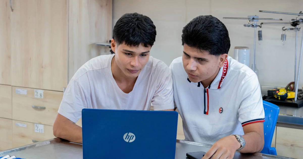 Ministerio de Educación Nacional otorga registro calificado a nueva Especialización en Comunicación y Diseño Estratégico con Inteligencia Artificial